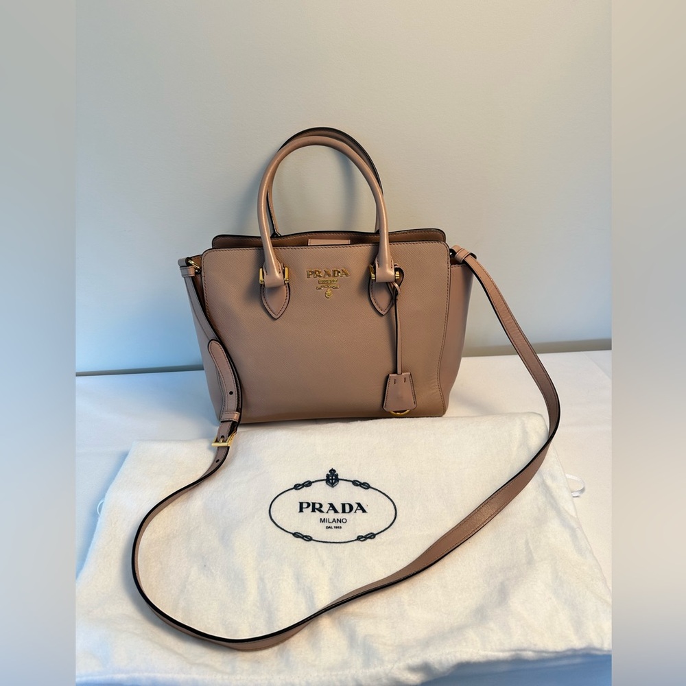 Authentic crossbody and double handle tote from Prada in a pinkish beige. - Picture 3 of 15